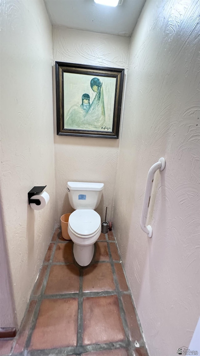 13725 E 46th St, Yuma, AZ 85367 - bathroom featuring toilet