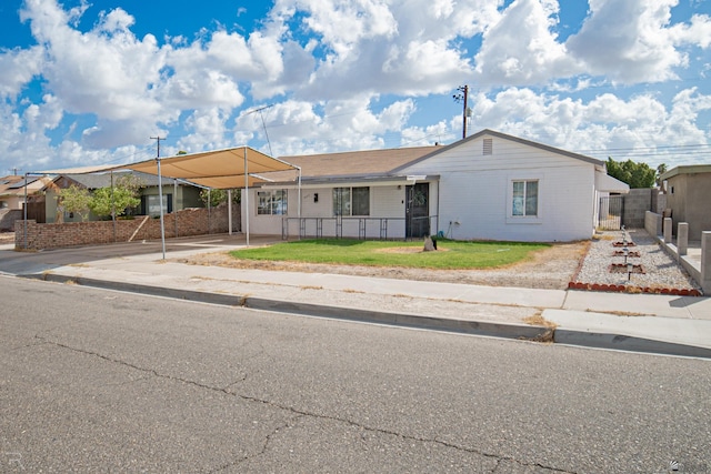 view of front of property with a front yard