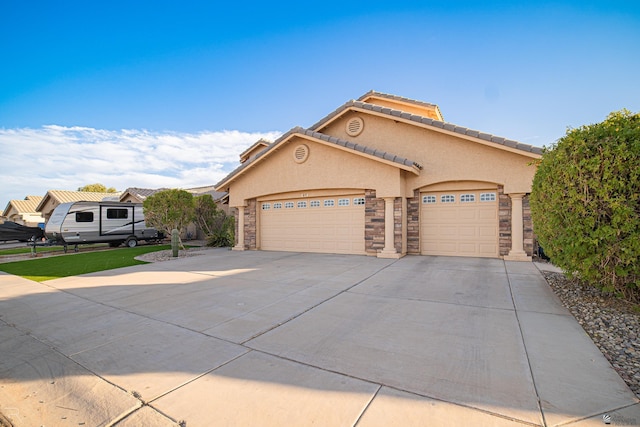 view of front facade featuring a garage