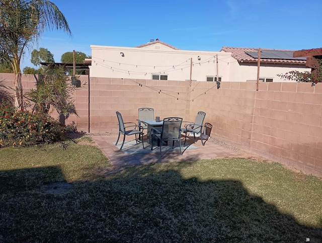 view of yard with a patio