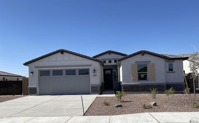 view of front facade featuring a garage