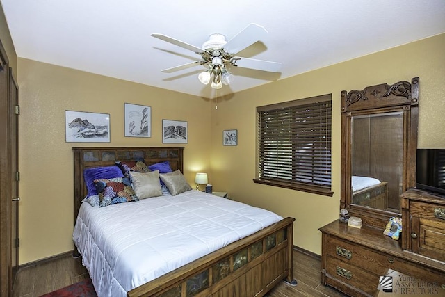 bedroom with ceiling fan