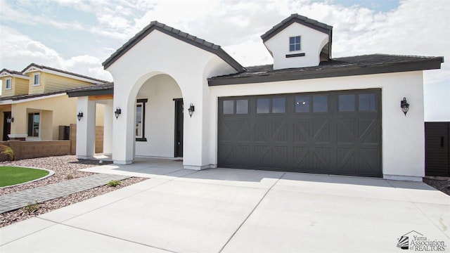 view of front facade with a garage