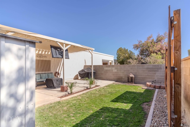 view of yard featuring a fenced backyard and a patio