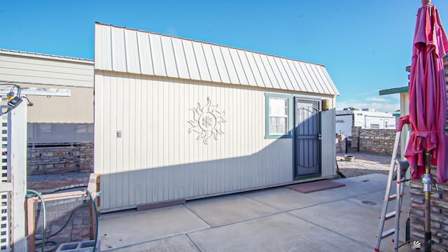 view of outbuilding