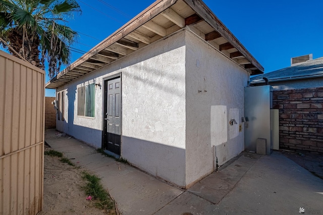 view of home's exterior