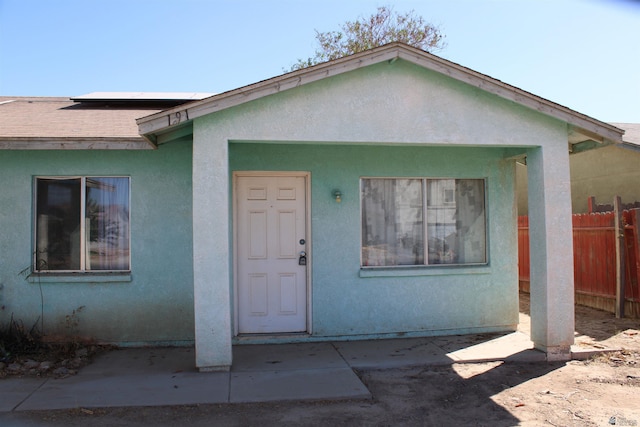 view of front of property