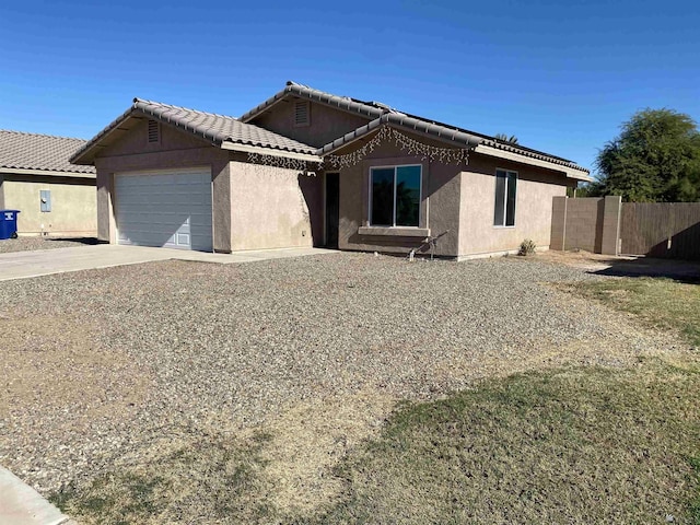 view of front facade featuring a garage