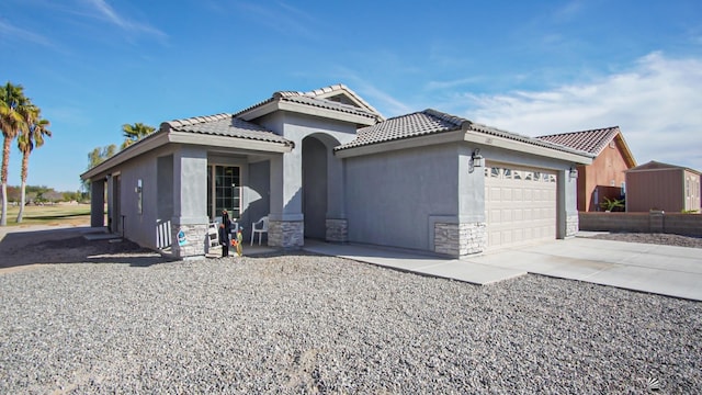 view of front facade featuring a garage