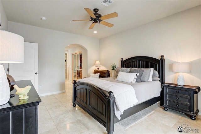 bedroom with ceiling fan