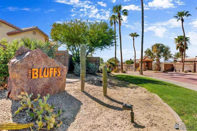 view of community / neighborhood sign