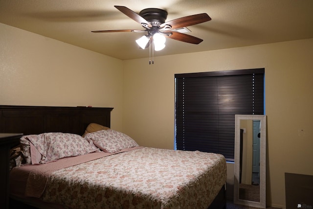 bedroom featuring ceiling fan