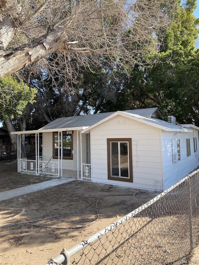 view of front of property