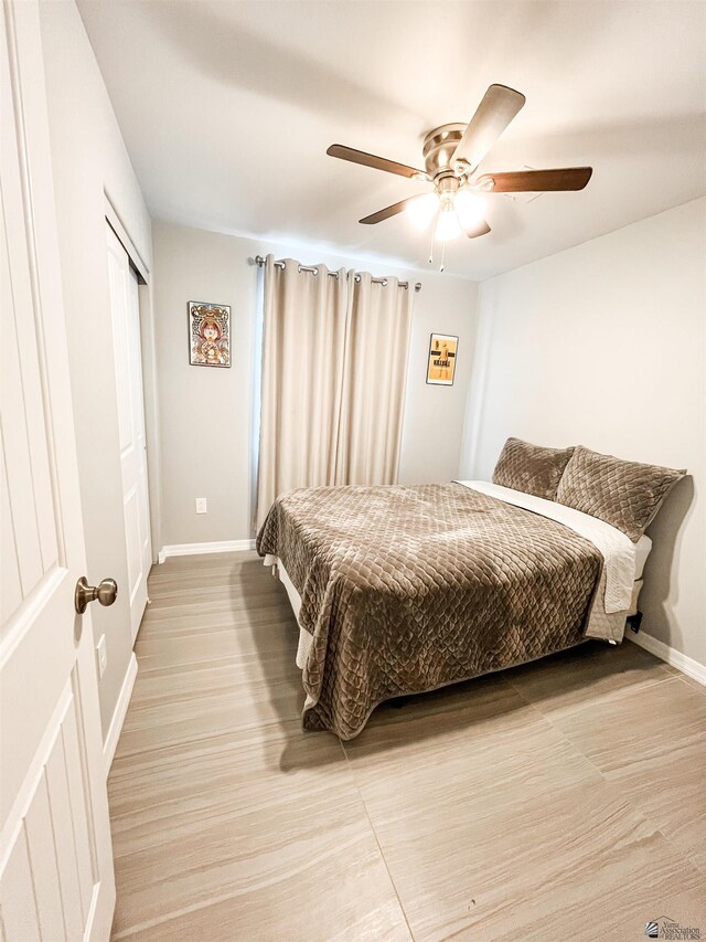 bedroom with ceiling fan