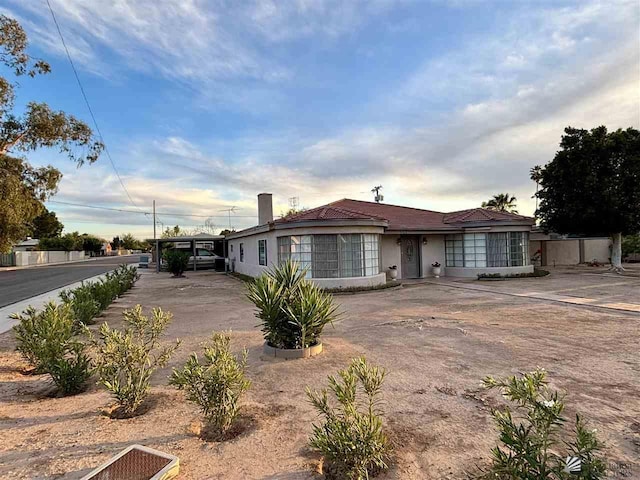 view of front of property