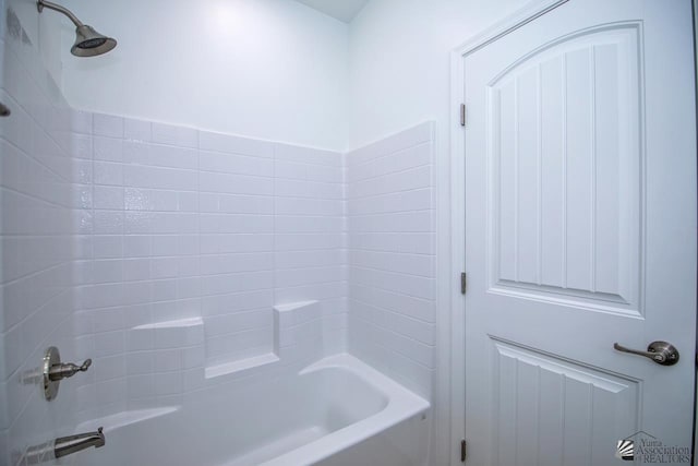 bathroom featuring shower / washtub combination