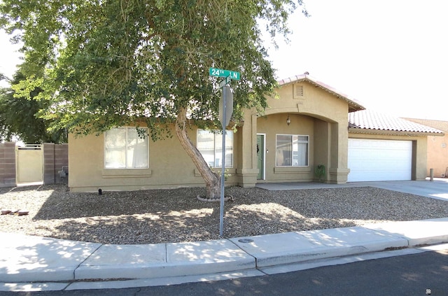 view of front facade with a garage