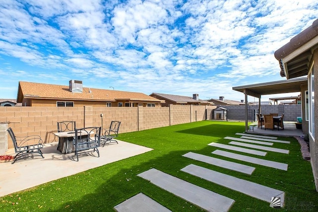 view of yard with a patio