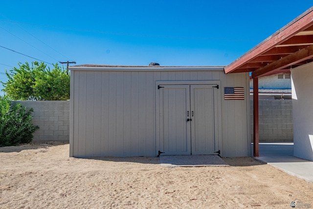 view of outbuilding