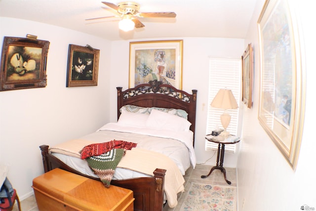 bedroom with ceiling fan