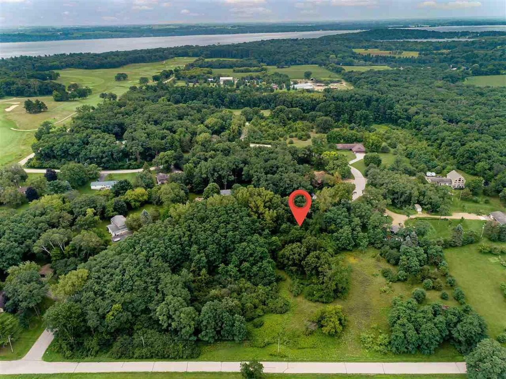 L7 Hickory Hill Ln, Green Lake, WI 54941