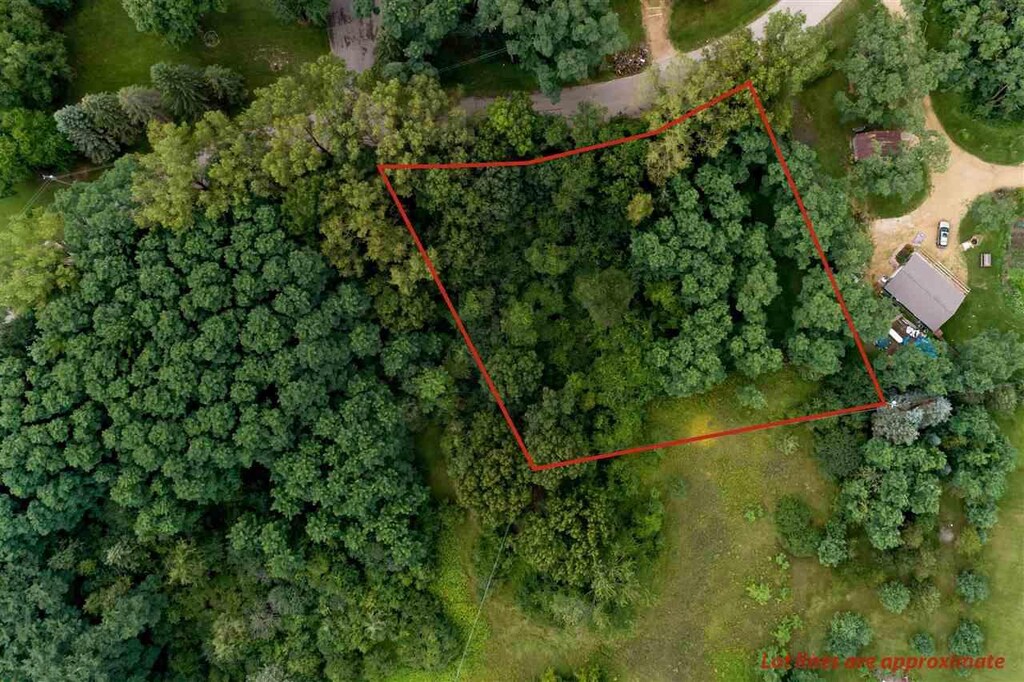 L7 Hickory Hill Ln, Green Lake, WI 54941