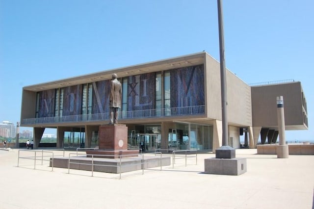 view of building exterior