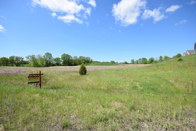 Listing photo 3 for LT2 Spring Ct Unit Csm5655, West Bend WI 53095