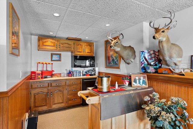 kitchen with a drop ceiling