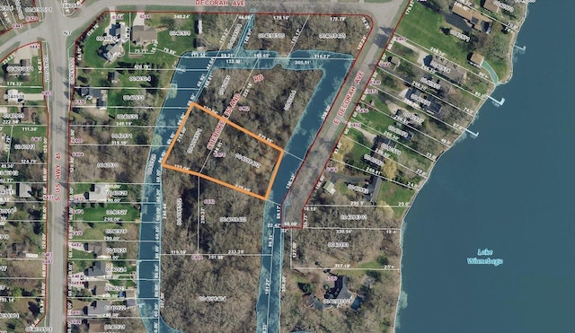 6476 Cherokee Island Rd, Oshkosh, WI 54902