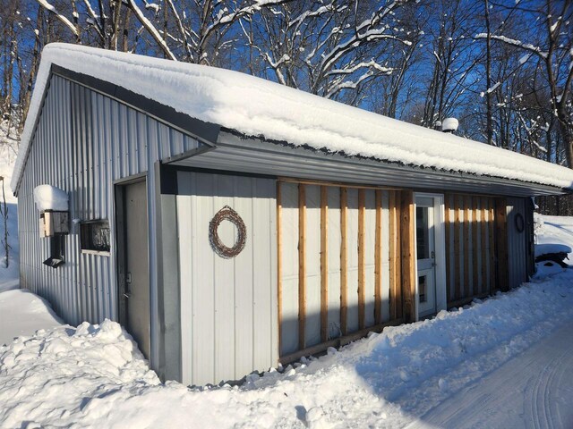 S1205 County Road Y, Wonewoc, WI 53968 - view of snow covered garage