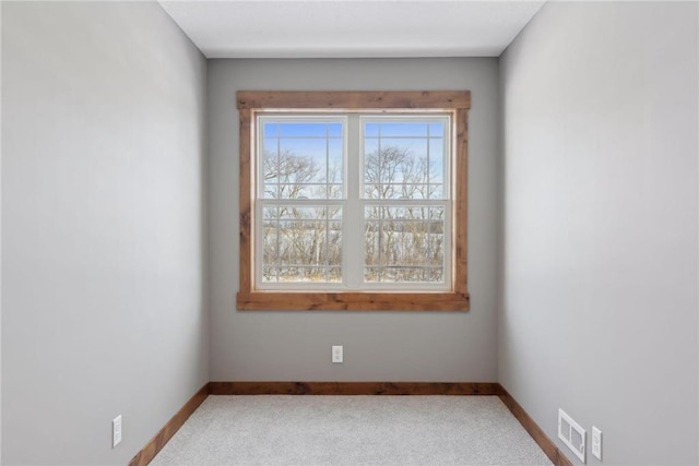 view of carpeted spare room