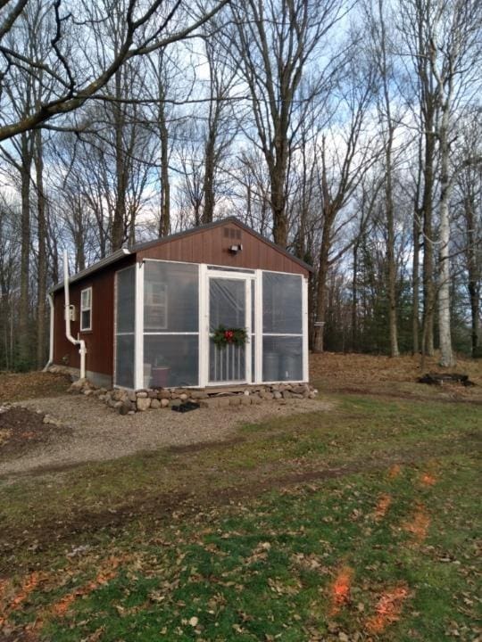 view of outbuilding