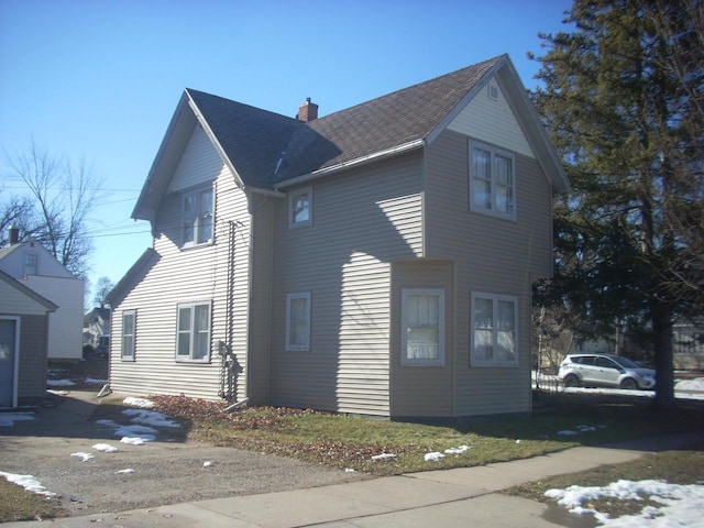 view of front property