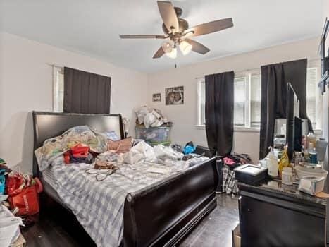 bedroom featuring ceiling fan