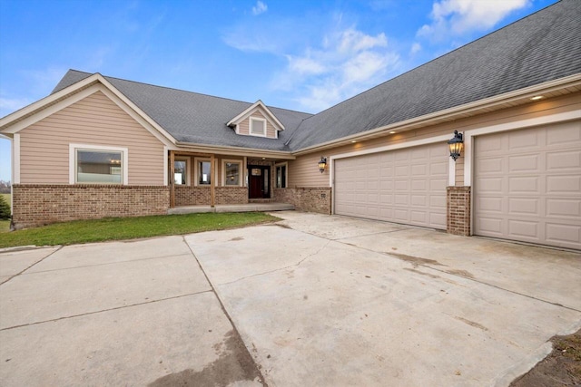 view of front facade featuring a garage