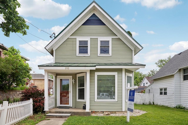 view of front of house featuring a front yard