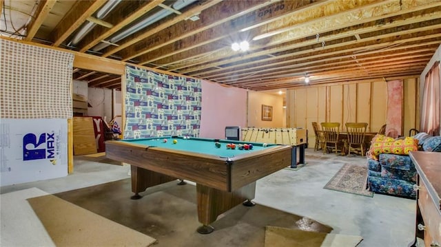 rec room with pool table