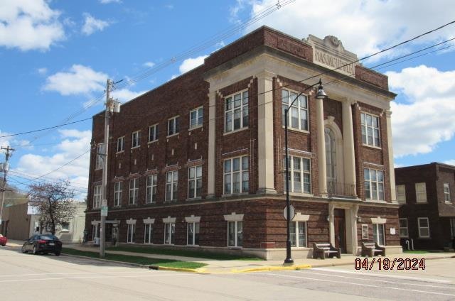 view of building exterior