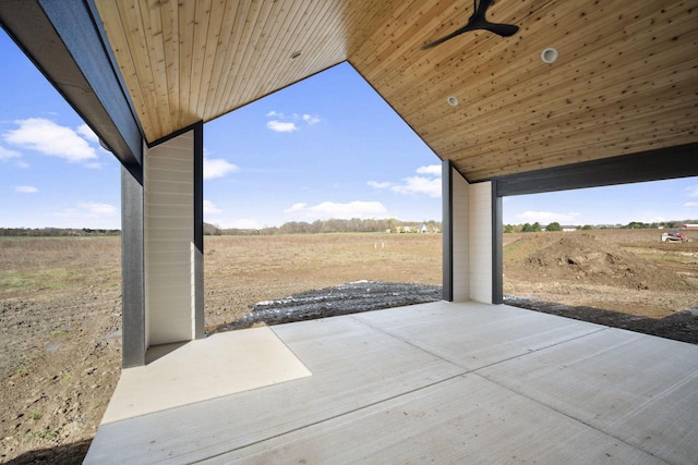 view of terrace with ceiling fan