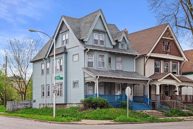 view of front of property with covered porch