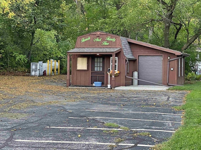 view of outdoor structure with a garage