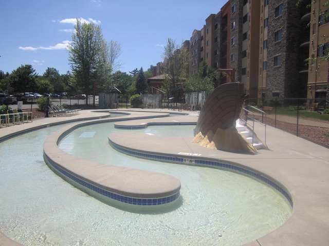 view of swimming pool