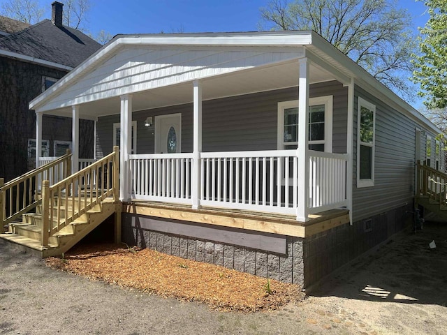 view of front facade with a porch