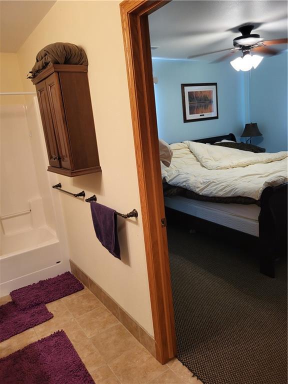 bedroom featuring ceiling fan