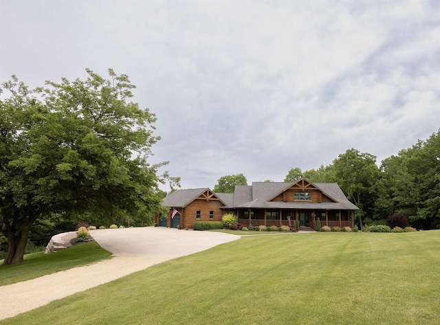 view of front of home with a front lawn