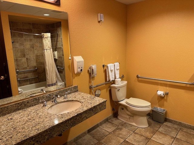 full bathroom featuring tile patterned floors, toilet, shower / bathtub combination with curtain, and sink