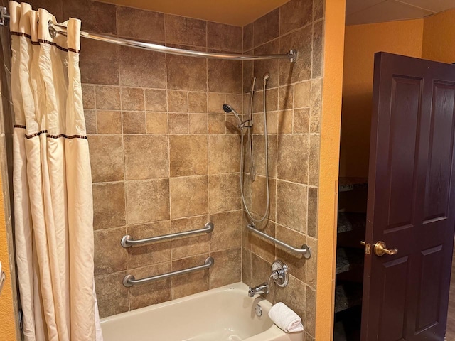 bathroom with shower / tub combo