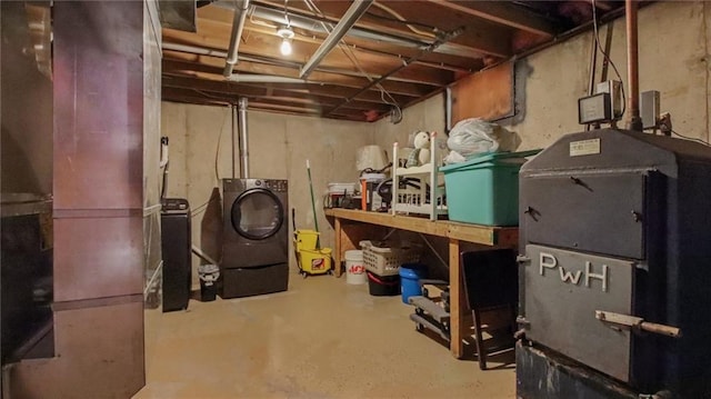 basement featuring separate washer and dryer