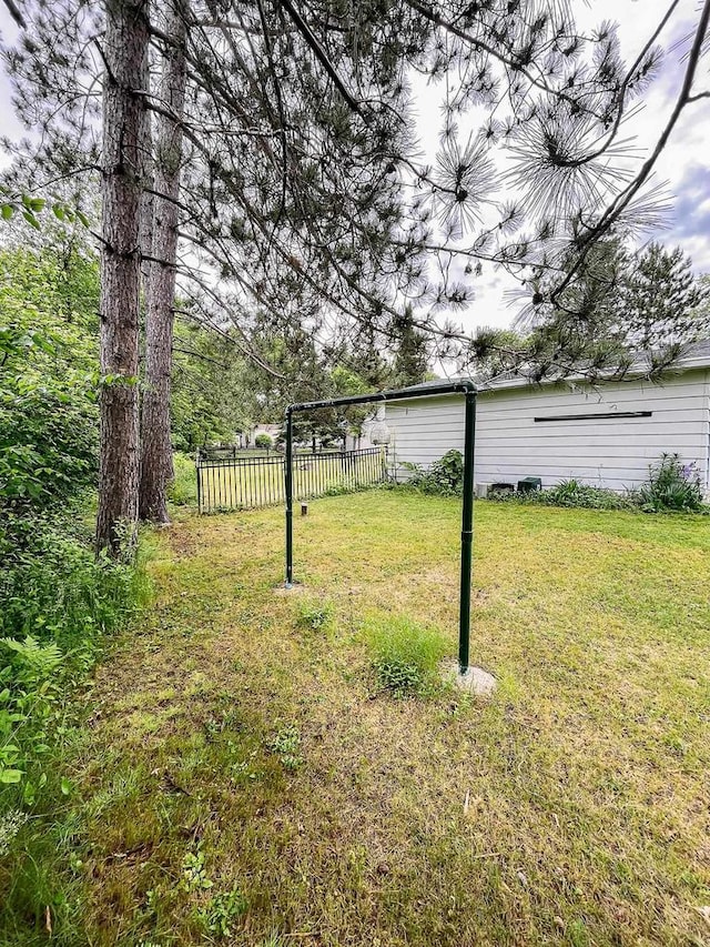 N9451 Parkway Rd, Crivitz, WI 54114 - view of yard